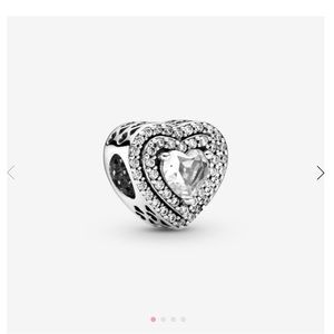 Pandora Sparkling Levelled Heart Charm! 😍